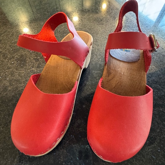 Mia Wooden Clogs – Scandinavian Style, Red Leather, Size 38 (US 8) - Picture 2 of 8